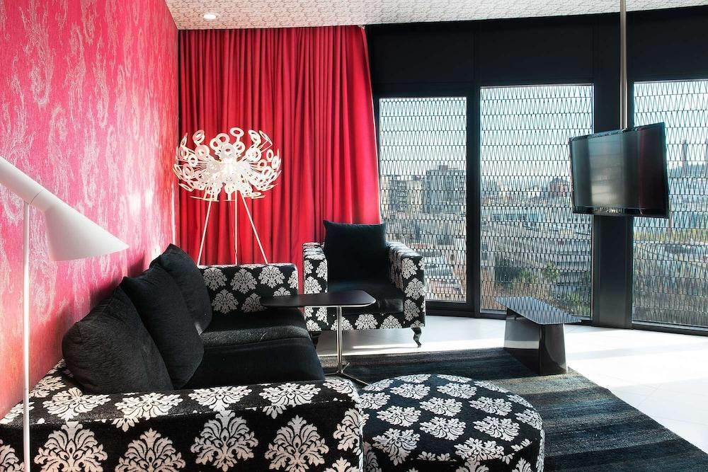 Hotel Barcelo Raval 4*